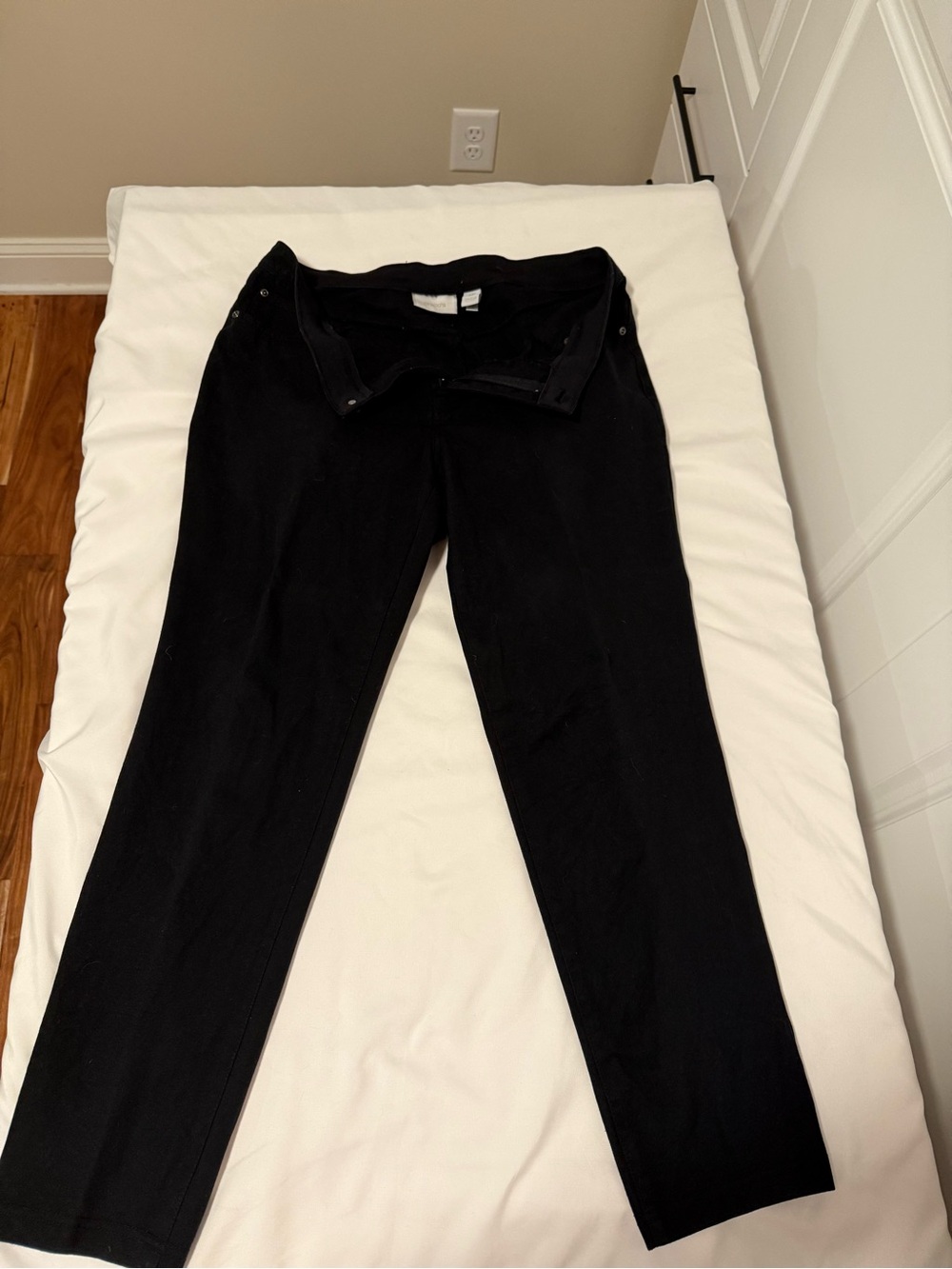 Chicos Classic Black Women's Straight-Leg Jeans Pants